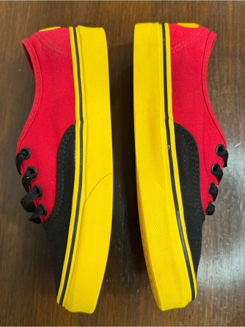 VANS x Disney 90th Anniversary Mickey Mouse Red Yellow Authentic M 4.5 W 6.0